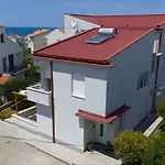 Lisa זאדאר